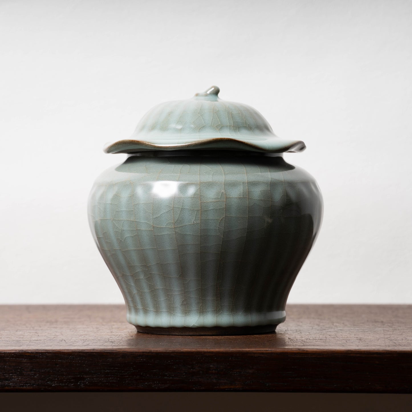 Southern Song Dynasty Celadon Wine Jar with Leaf Lid