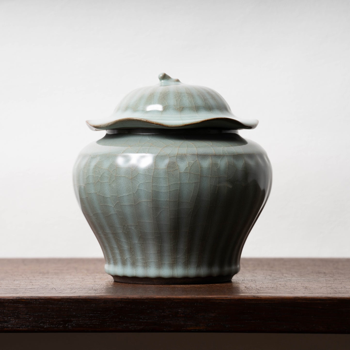 Southern Song Dynasty Celadon Wine Jar with Leaf Lid