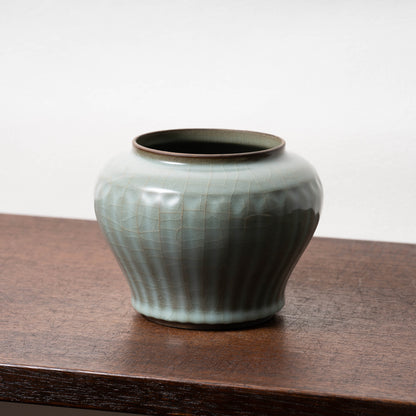 Southern Song Dynasty Celadon Wine Jar with Leaf Lid