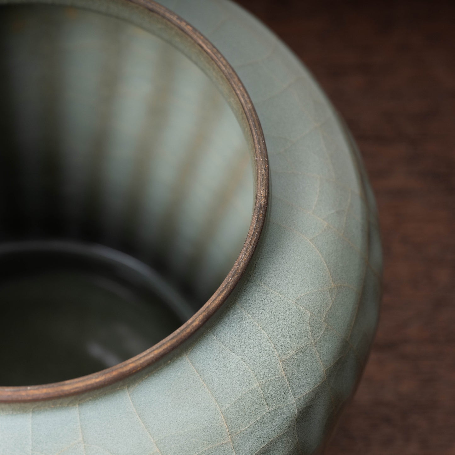Southern Song Dynasty Celadon Wine Jar with Leaf Lid