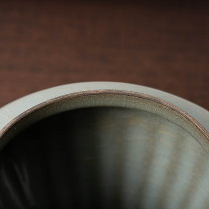 Southern Song Dynasty Celadon Wine Jar with Leaf Lid