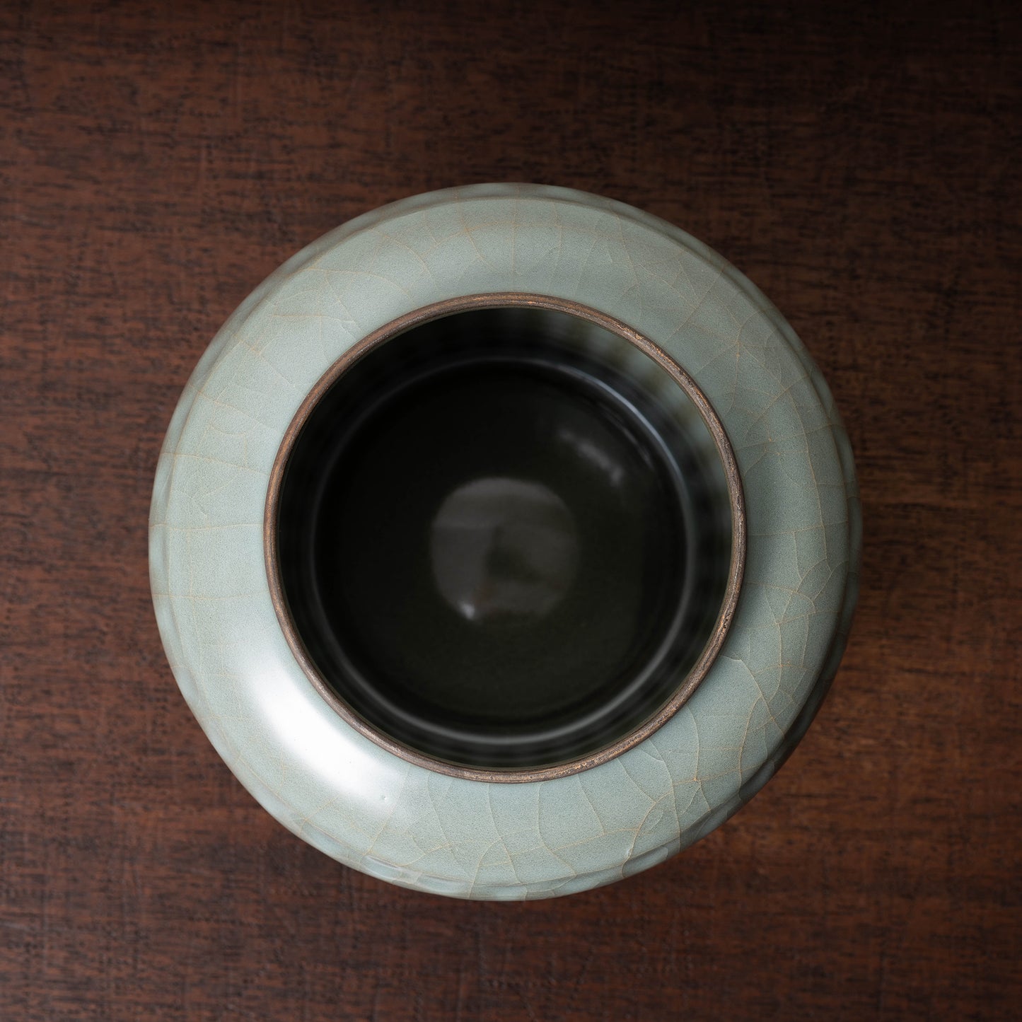 Southern Song Dynasty Celadon Wine Jar with Leaf Lid