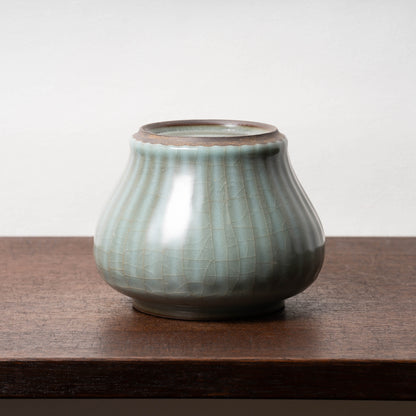 Southern Song Dynasty Celadon Wine Jar with Leaf Lid