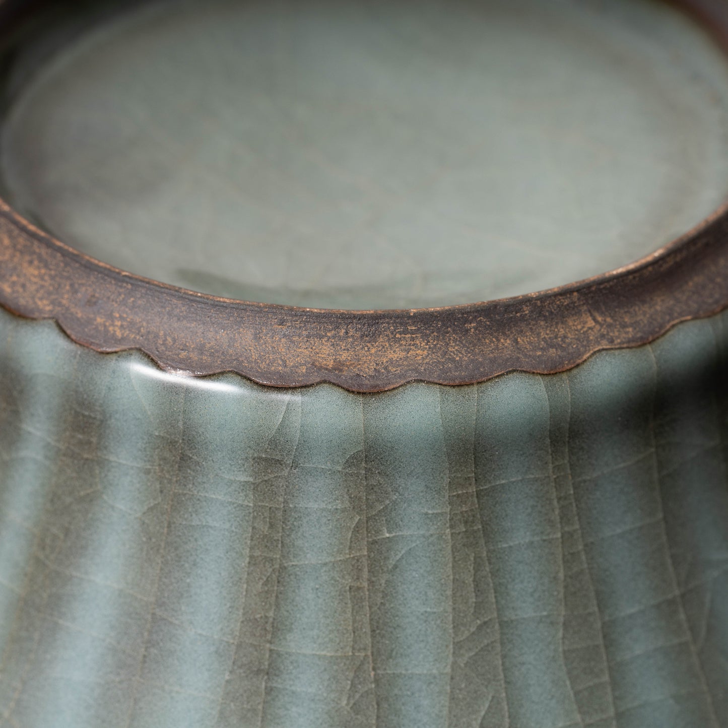 Southern Song Dynasty Celadon Wine Jar with Leaf Lid