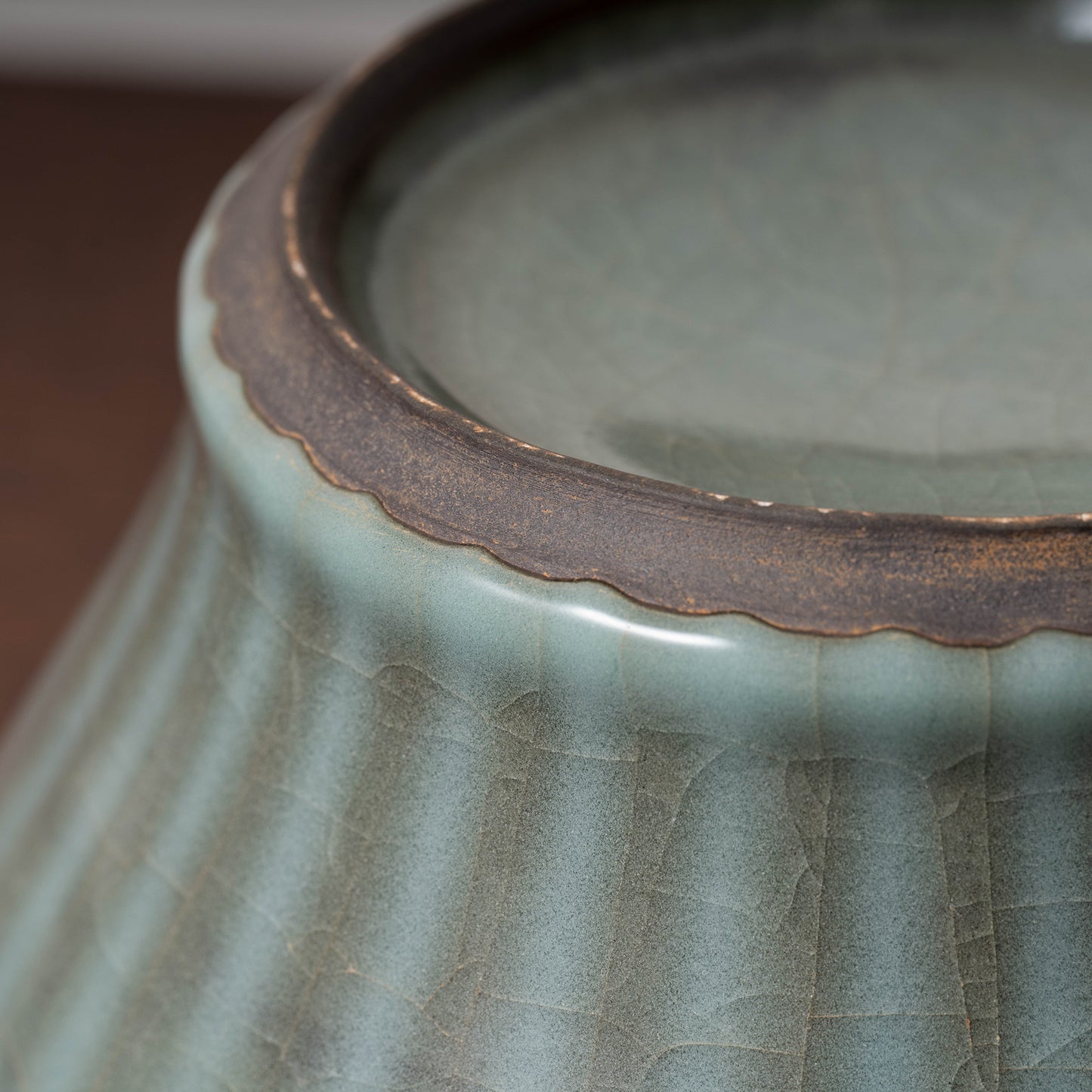 Southern Song Dynasty Celadon Wine Jar with Leaf Lid