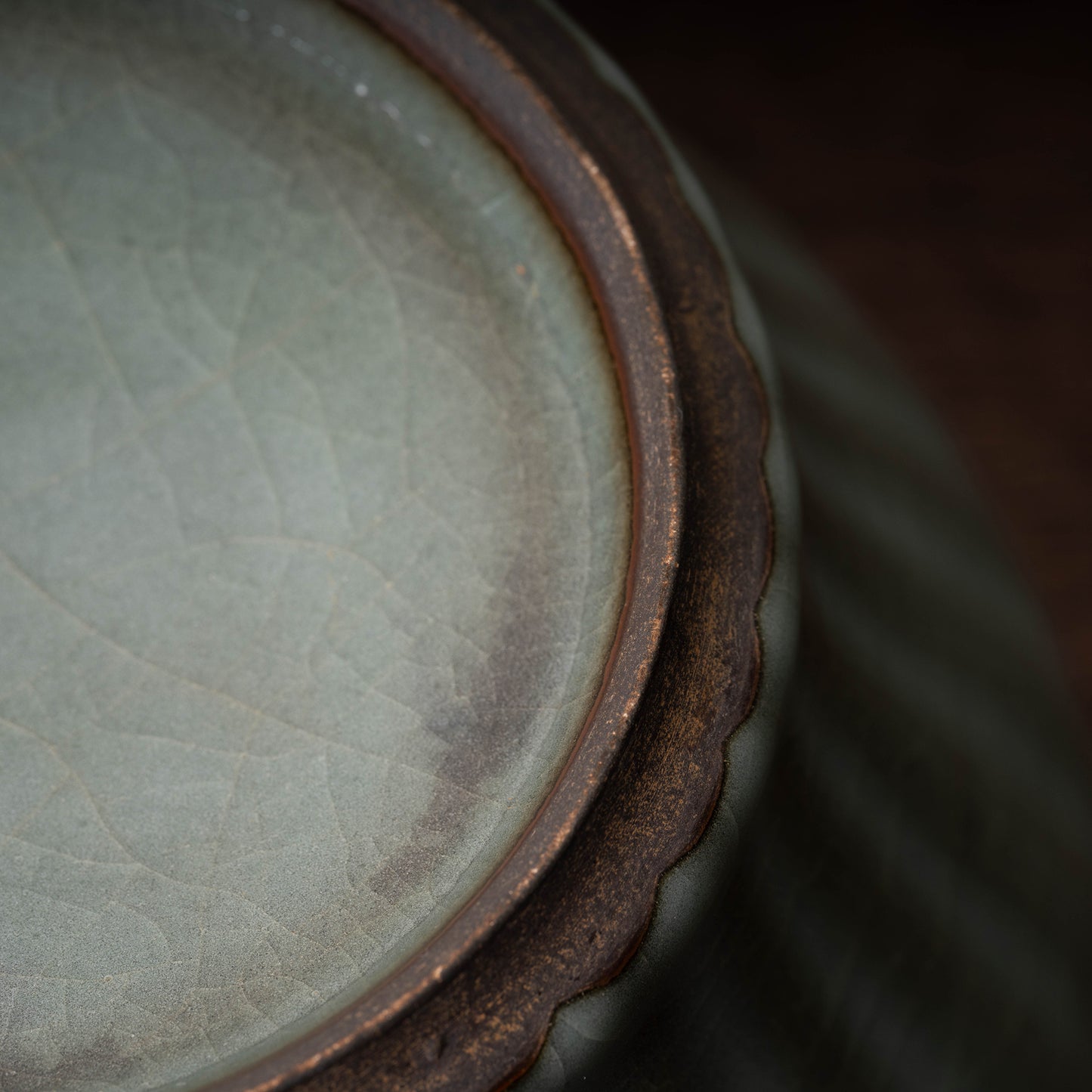 Southern Song Dynasty Celadon Wine Jar with Leaf Lid
