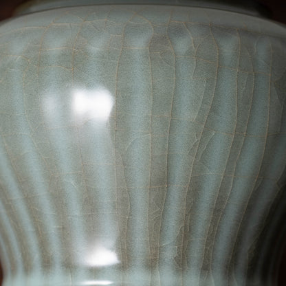 Southern Song Dynasty Celadon Wine Jar with Leaf Lid