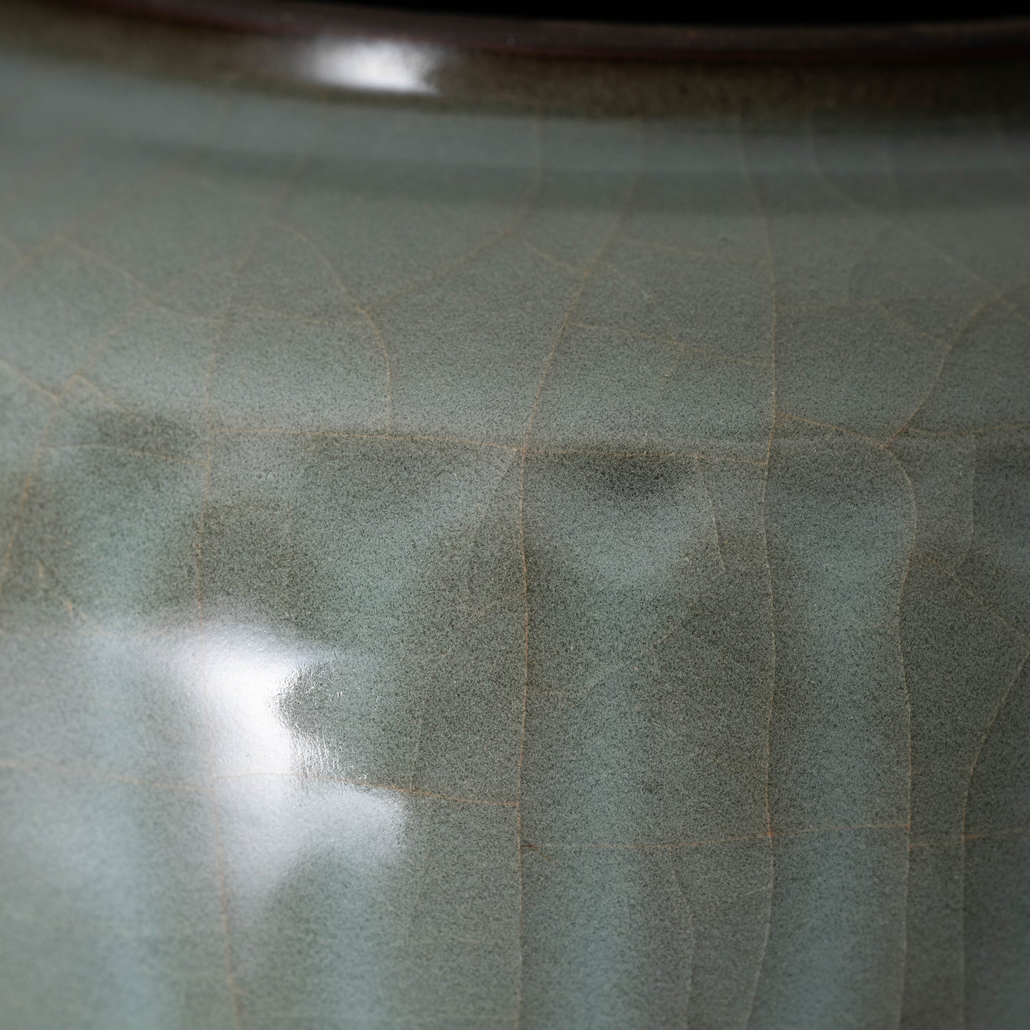 Southern Song Dynasty Celadon Wine Jar with Leaf Lid