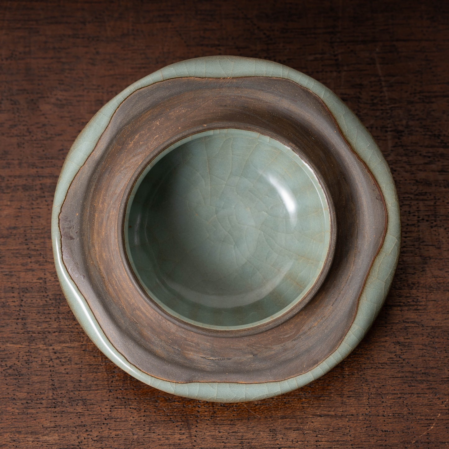 Southern Song Dynasty Celadon Wine Jar with Leaf Lid