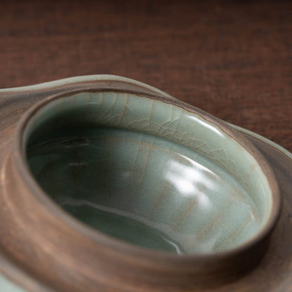 Southern Song Dynasty Celadon Wine Jar with Leaf Lid