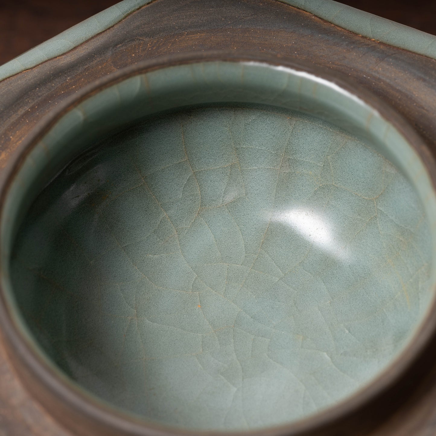Southern Song Dynasty Celadon Wine Jar with Leaf Lid