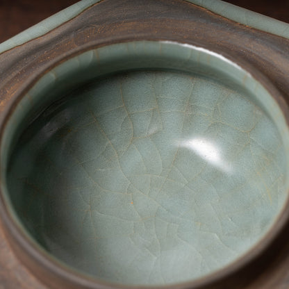 Southern Song Dynasty Celadon Wine Jar with Leaf Lid