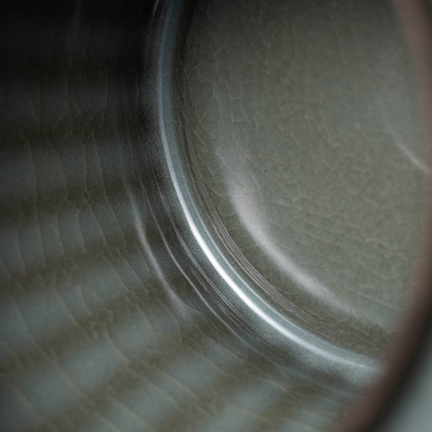 Southern Song Dynasty Celadon Wine Jar with Leaf Lid