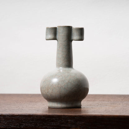 Southern Song Dynasty Guan Ware Celadon Vase with Cylindrical Handles