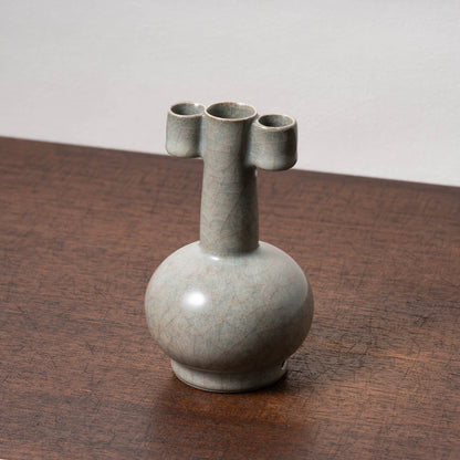 Southern Song Dynasty Guan Ware Celadon Vase with Cylindrical Handles