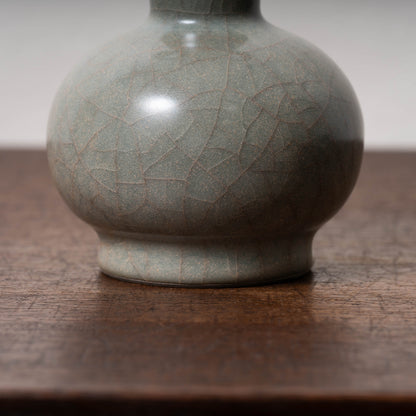 Southern Song Dynasty Guan Ware Celadon Vase with Cylindrical Handles