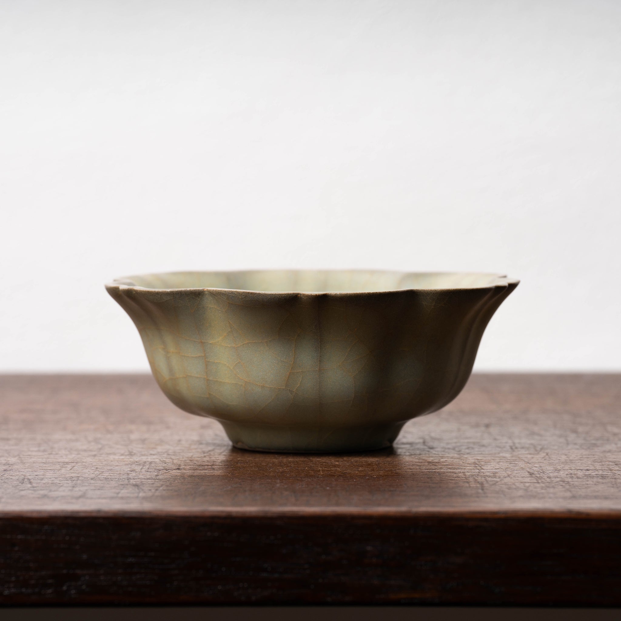 南宋官窯 青磁花口碗 – 燦禾 SANKA