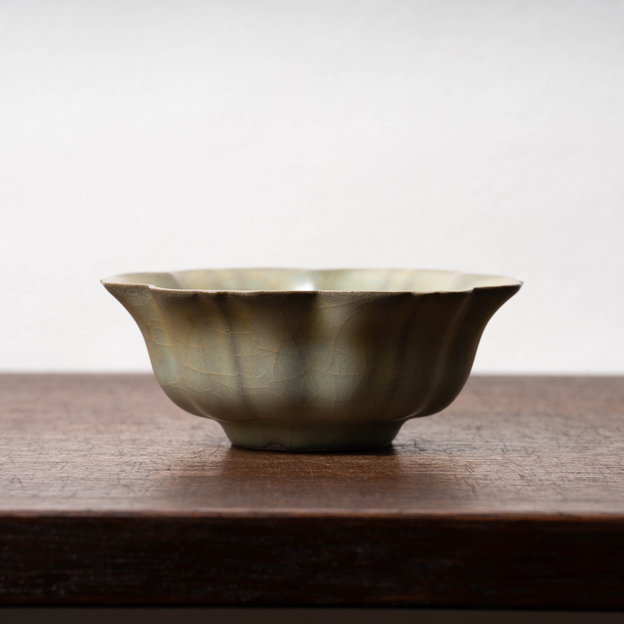 南宋官窯 青磁花口碗 – 燦禾 SANKA