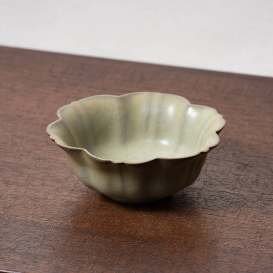 南宋官窯 青磁花口碗