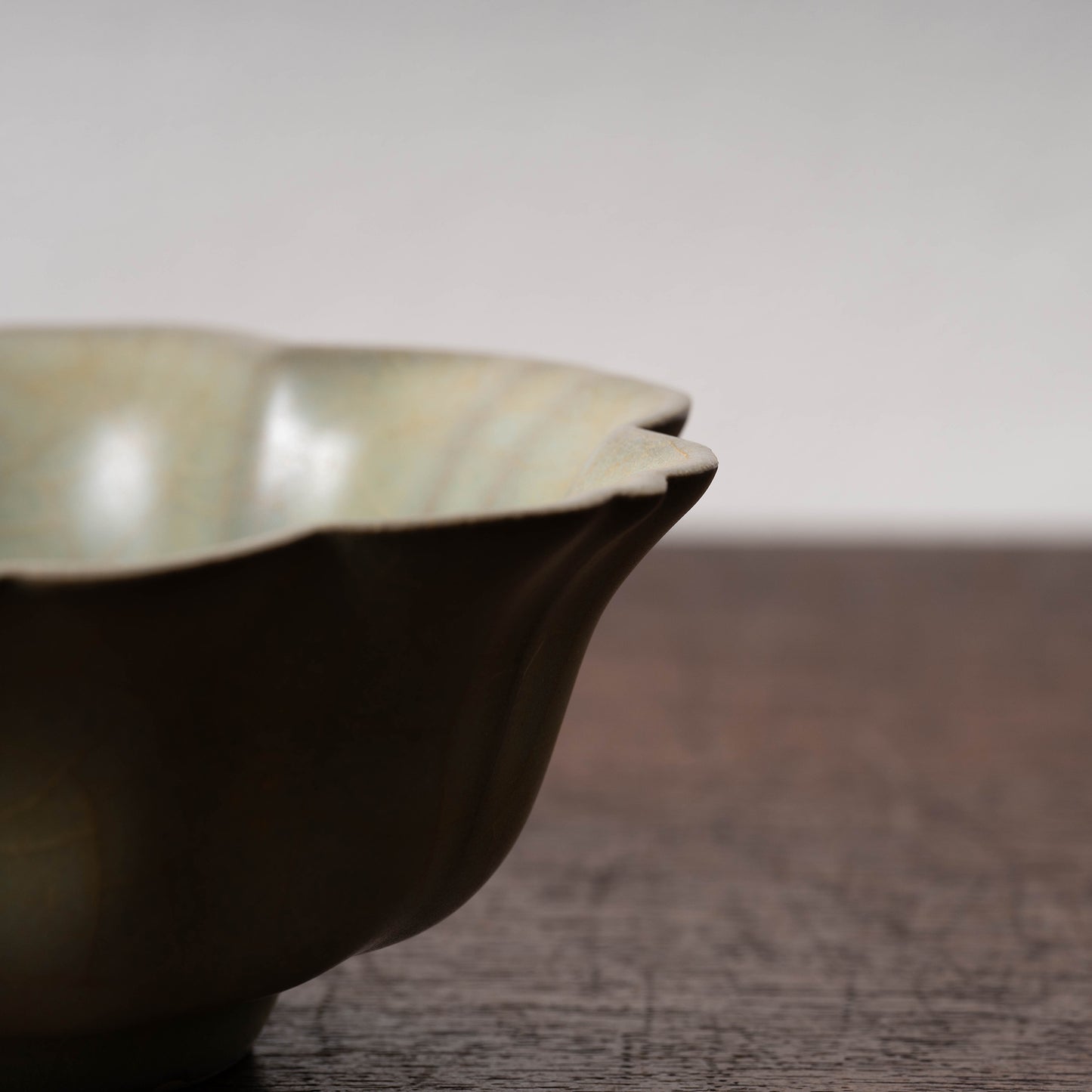 南宋官窯 青磁花口碗