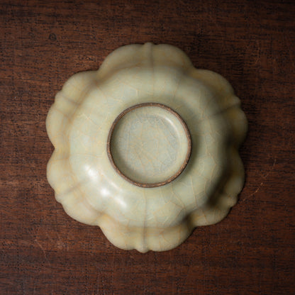 南宋官窯 青磁花口碗