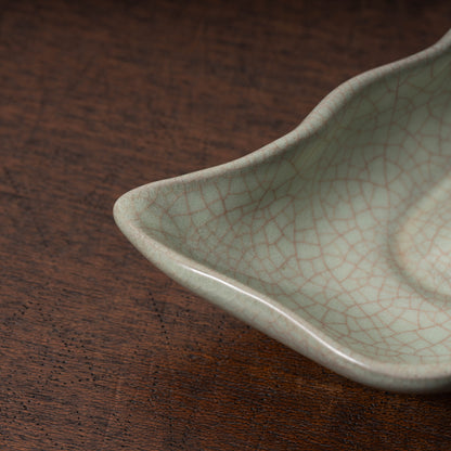 清代 哥窯豆莢形洗