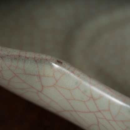 清代 哥窯豆莢形洗