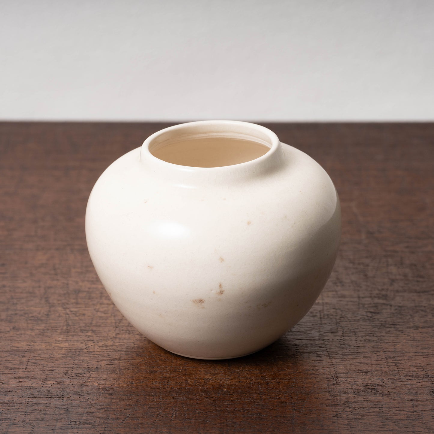 唐代 邢州窯 白磁壺「大盈」銘