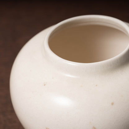 唐代 邢州窯 白磁壺「大盈」銘