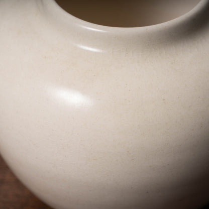 唐代 邢州窯 白磁壺「大盈」銘