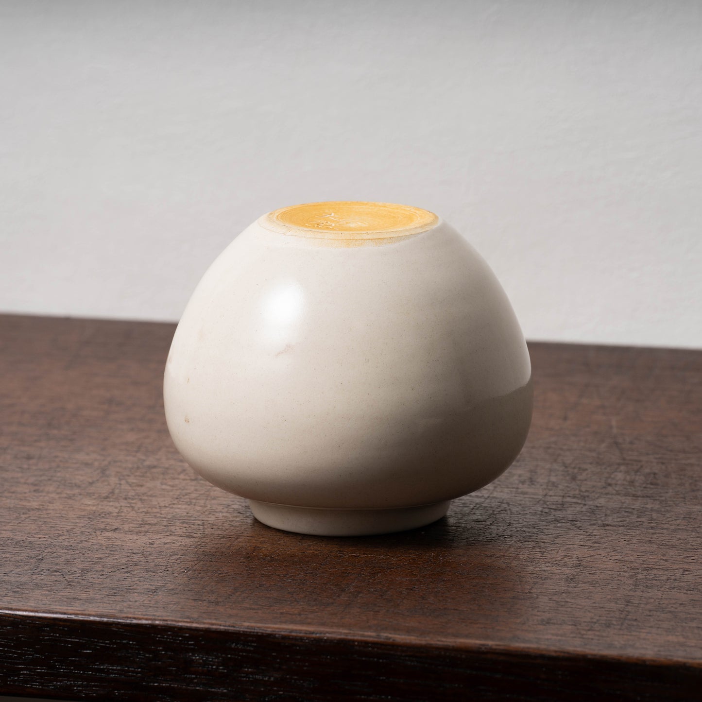 唐代 邢州窯 白磁壺「大盈」銘