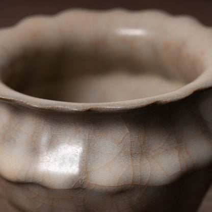 南宋官窯 青磁花形三足香炉