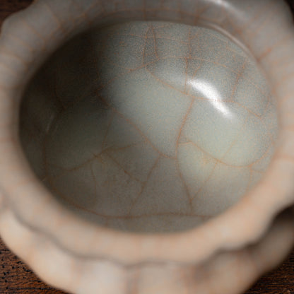 南宋官窯 青磁花形三足香炉