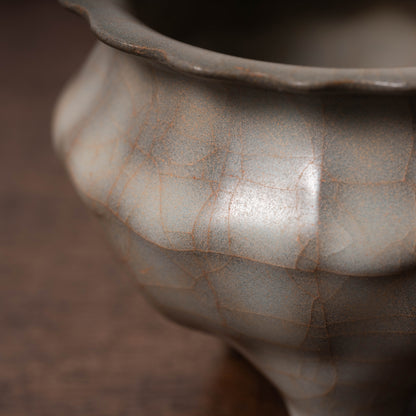 南宋官窯 青磁花形三足香炉