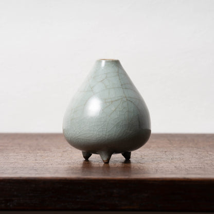 南宋官窯 青磁桃形三足瓶