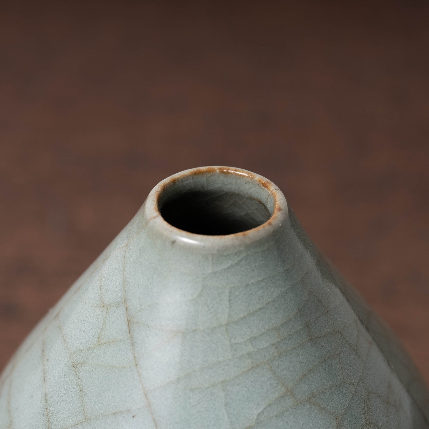 南宋官窯 青磁桃形三足瓶