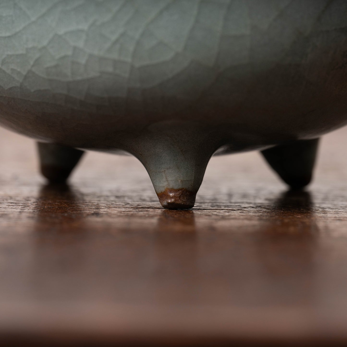 南宋官窯 青磁桃形三足瓶