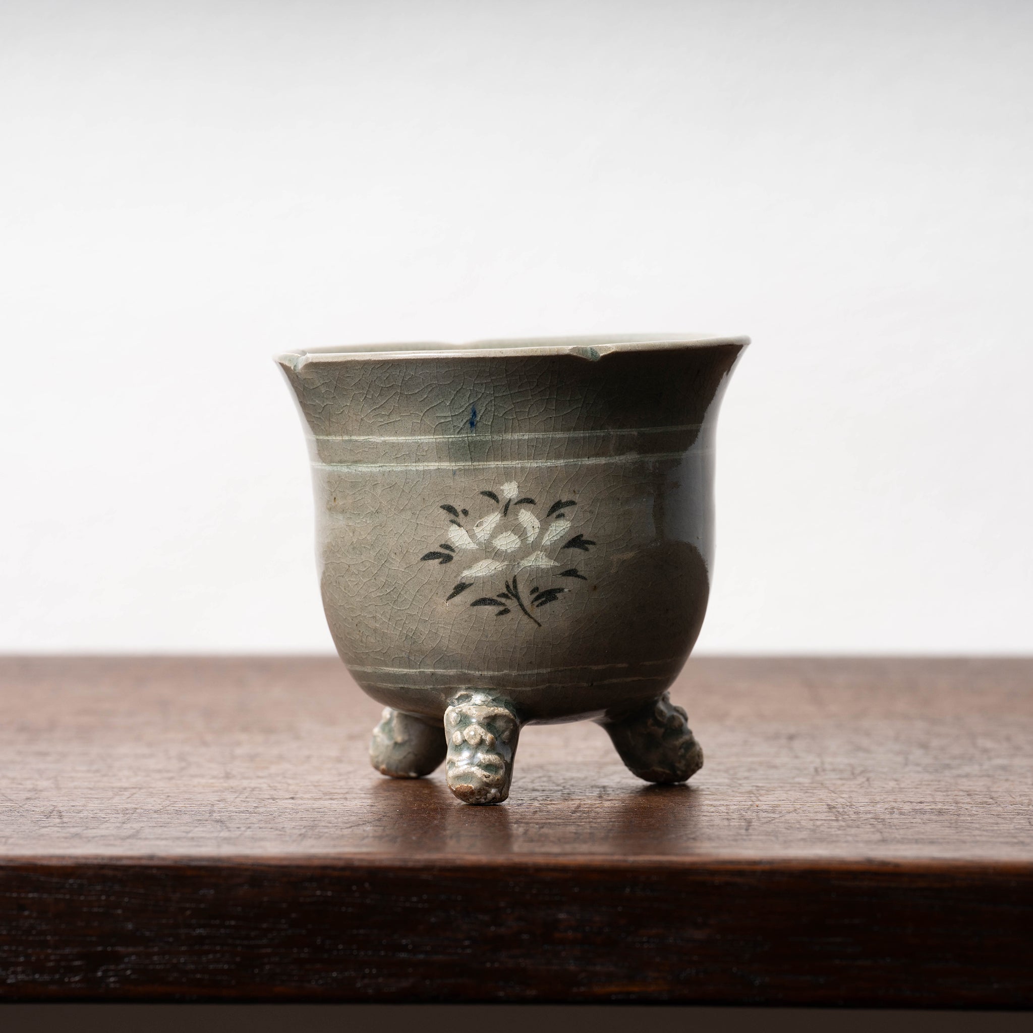 高麗 青磁象嵌蓮花文単耳碗 – 燦禾 SANKA