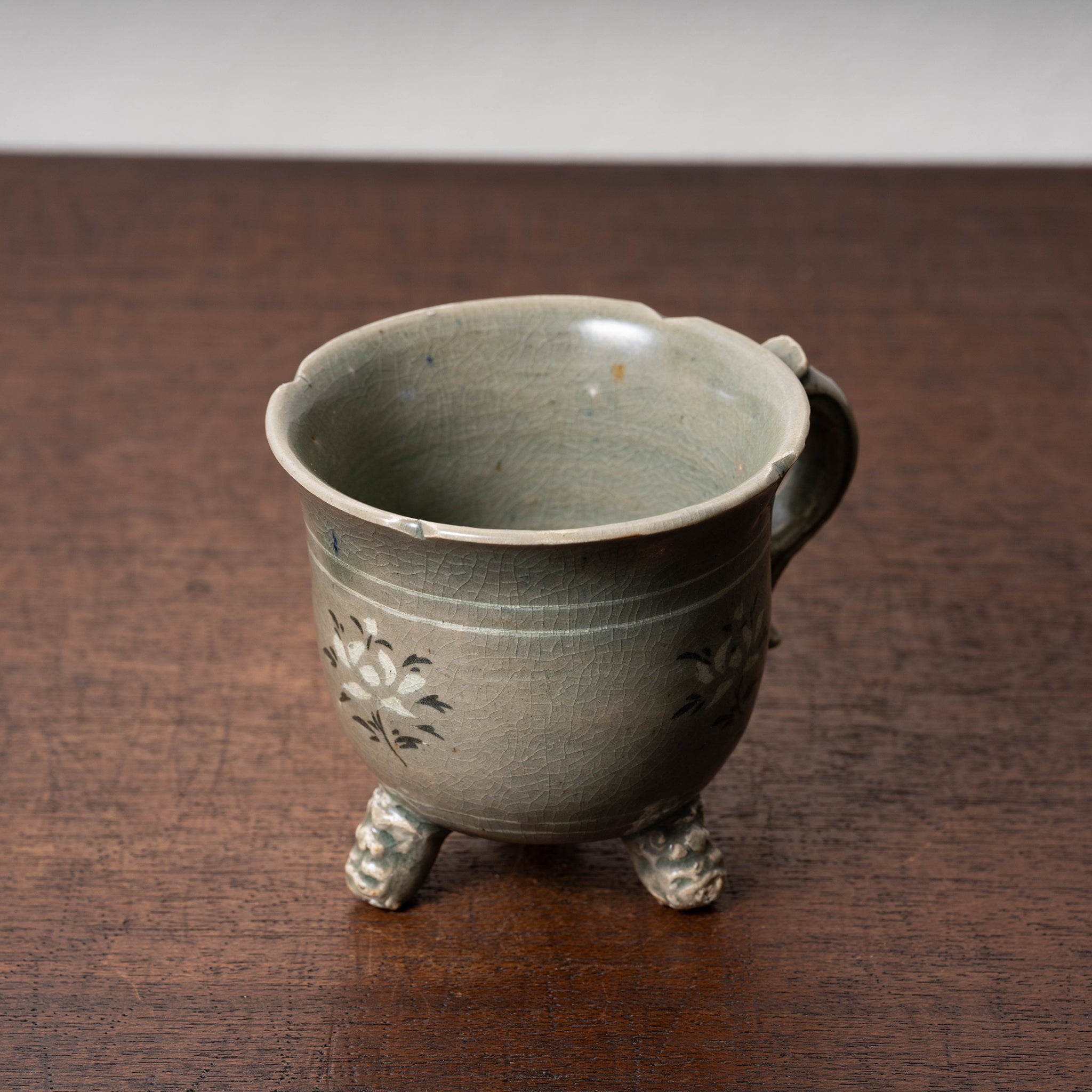 高麗 青磁象嵌蓮花文単耳碗 – 燦禾 SANKA