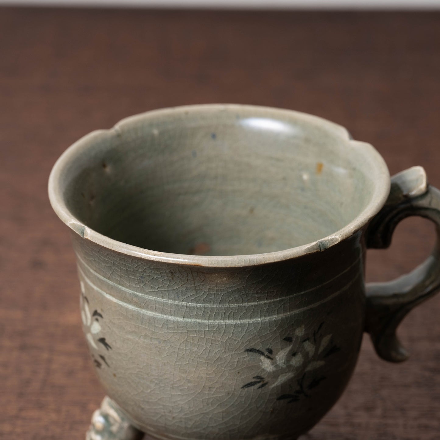 高麗 青磁象嵌蓮花文単耳碗