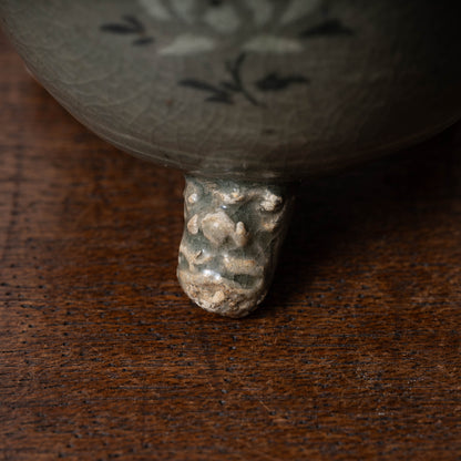 高麗 青磁象嵌蓮花文単耳碗