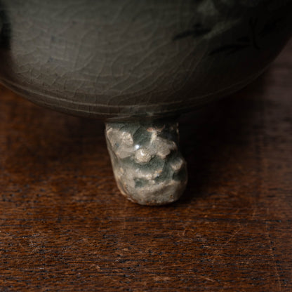 高麗 青磁象嵌蓮花文単耳碗