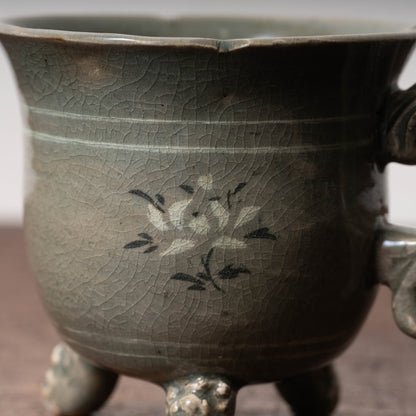 高麗 青磁象嵌蓮花文単耳碗