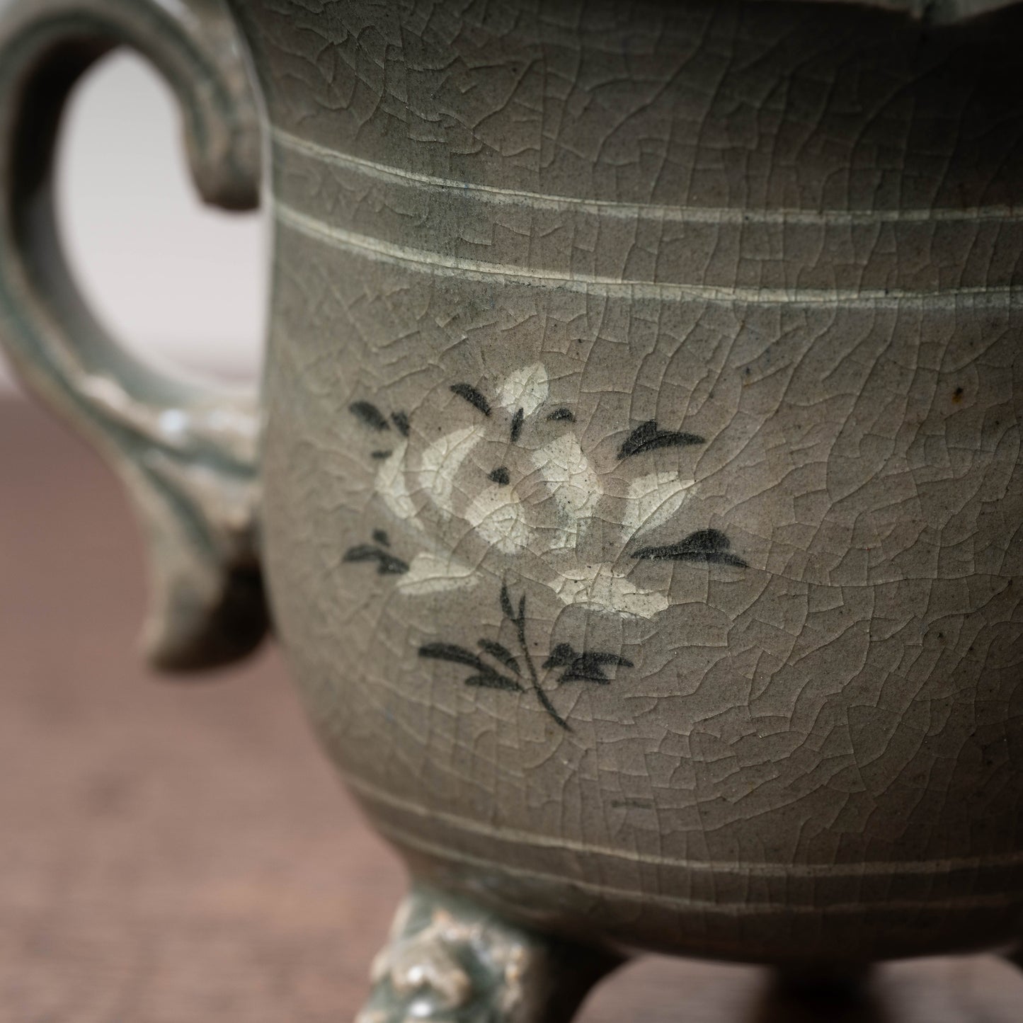 高麗 青磁象嵌蓮花文単耳碗