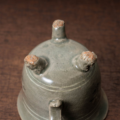 高麗 青磁象嵌蓮花文単耳碗