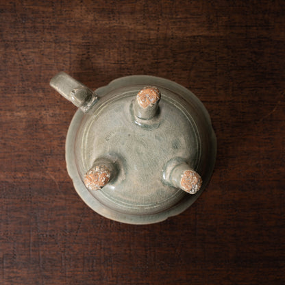 高麗 青磁象嵌蓮花文単耳碗