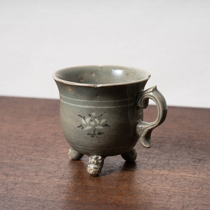 高麗 青磁象嵌蓮花文単耳碗