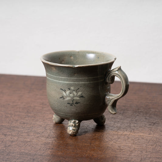 高麗 青磁象嵌蓮花文単耳碗