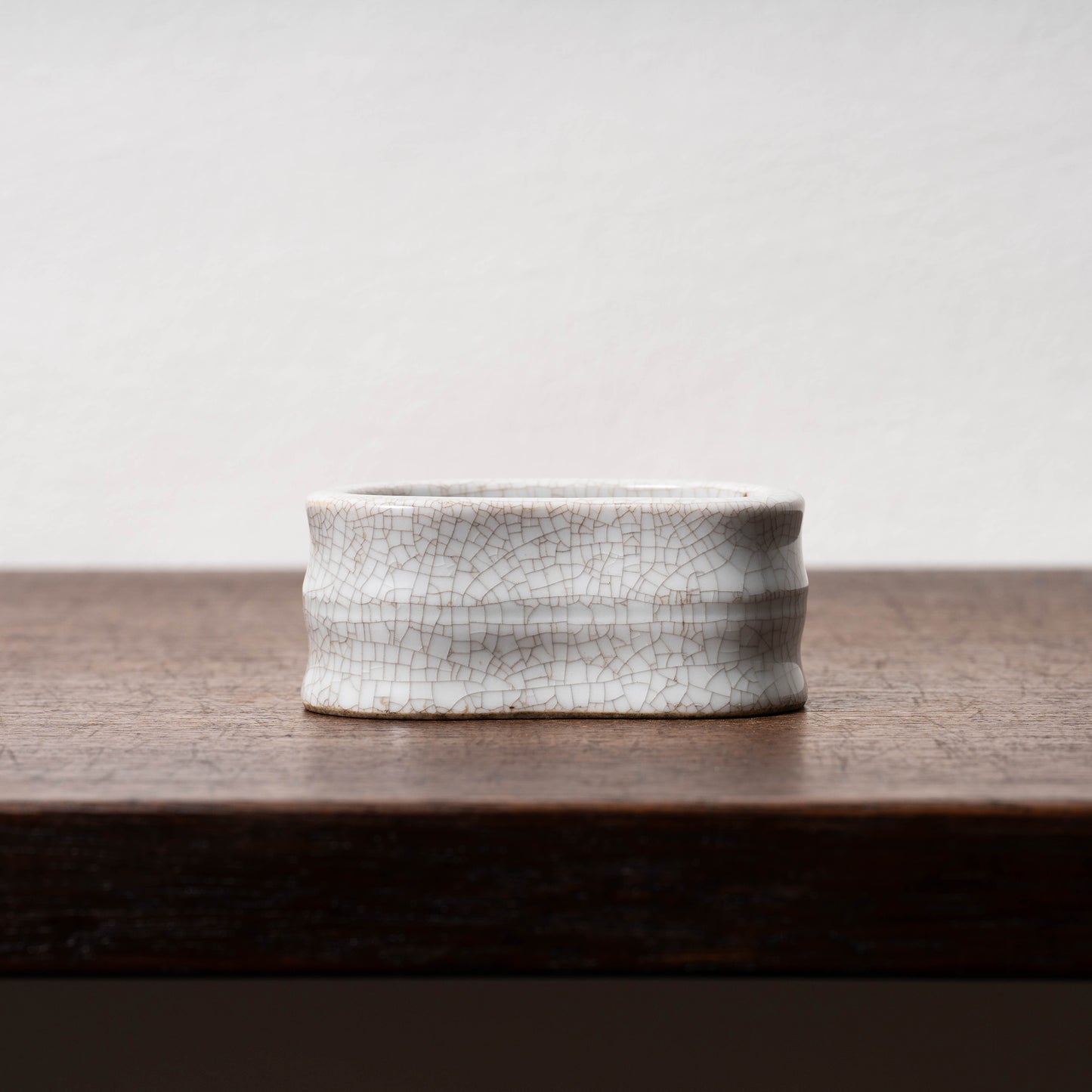 清代 哥釉弧形筆洗