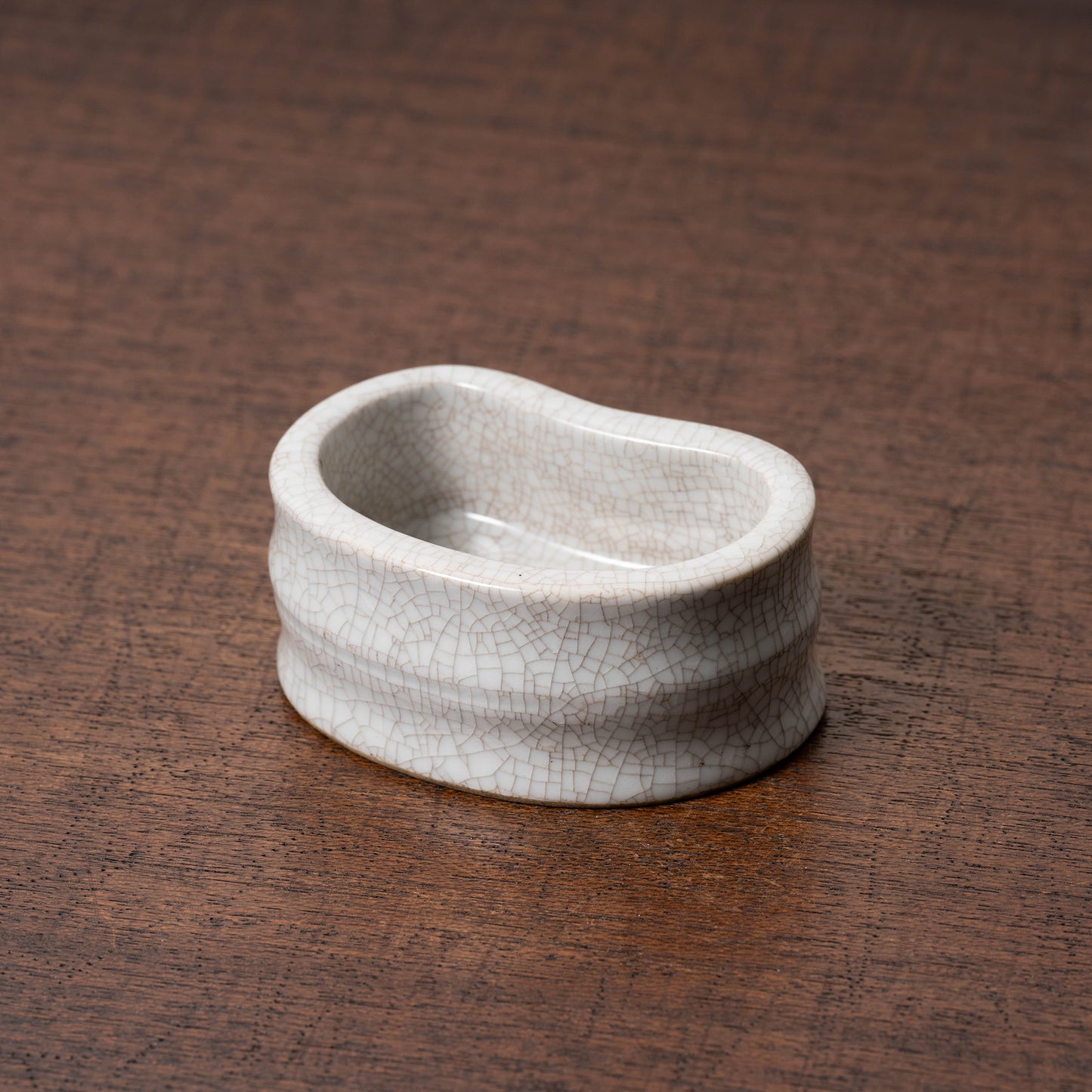 清代 哥釉弧形筆洗